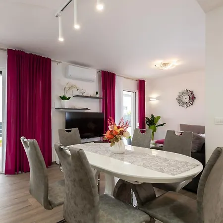 Apartment Tomy