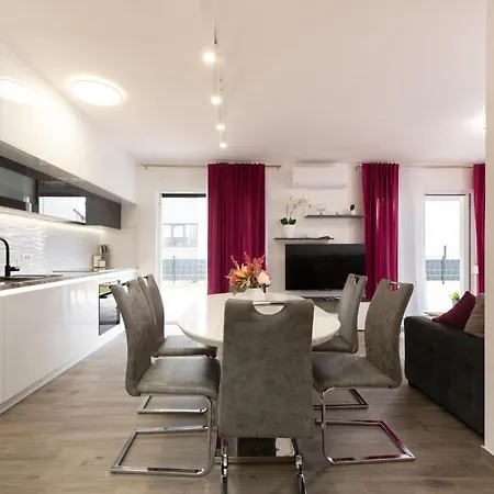 Apartment Tomy