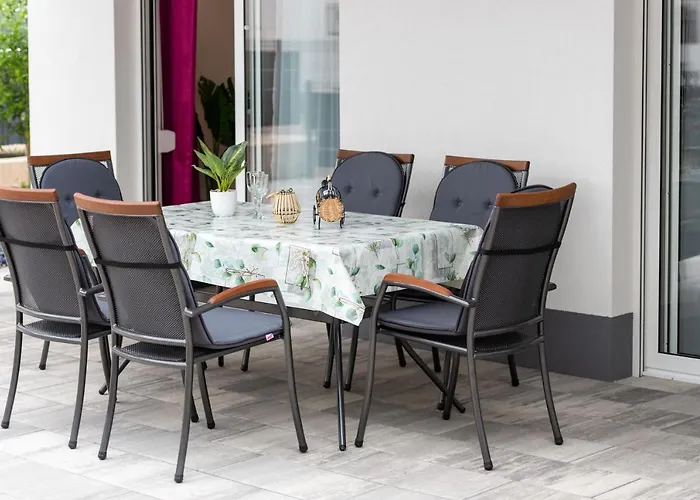 Tomy Daire *